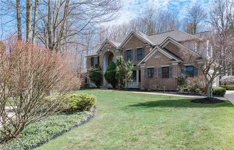 Exterior - 5581 High Point Rd, Solon, OH 44139 photo 6 of 12