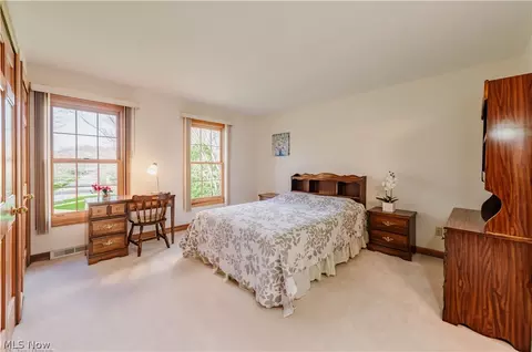 Bedroom - 5581 High Point Rd, Solon, OH 44139 photo 6 of 7