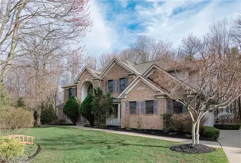 Exterior - 5581 High Point Rd, Solon, OH 44139 photo 4 of 12