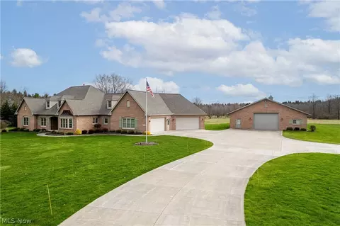 Exterior - 8569 Yoder Rd, Wadsworth, OH 44281 photo 3 of 10
