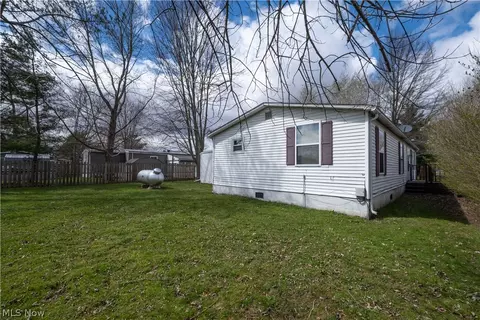 Exterior - 139 E Lake Ct, Lagrange, OH 44050 photo 5 of 6