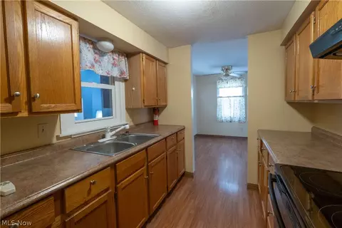 Kitchen - 139 E Lake Ct, Lagrange, OH 44050 photo 1 of 3