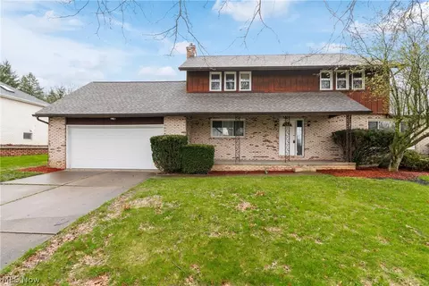 5818 Ballyshannon Cir, Canton, OH 44718