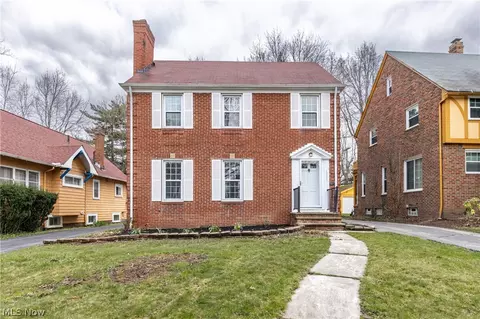 1031 Oxford Rd, Cleveland Heights, OH 44121