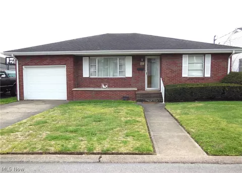 1312 39th St, Parkersburg, WV 26104