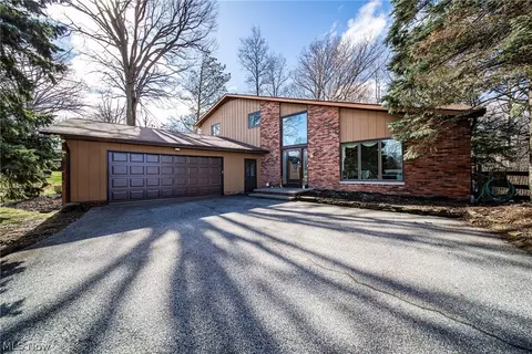 9920 Juniper Ct, Concord, OH 44060