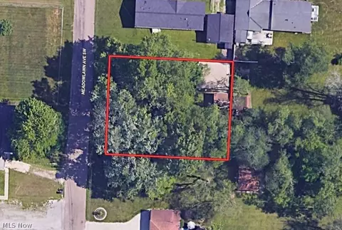 Meadowlawn Avenue Sw, Massillon, OH 44646