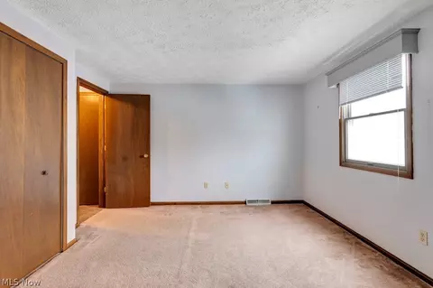Bedroom - 1009 E River St, Elyria, OH 44035 photo 1 of 1