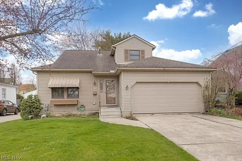 Exterior - 1009 E River St, Elyria, OH 44035 photo 2 of 7