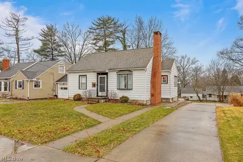 1942 Fisher Dr, Wooster, OH 44691