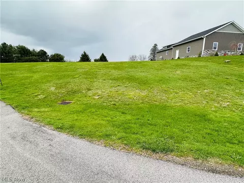 153 Wedgewood Ln NE, Carrollton, OH 44615