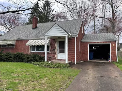 92 Venloe Dr, Poland, OH 44514
