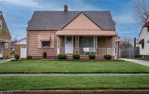 134 Piccadilly St, Campbell, OH 44405