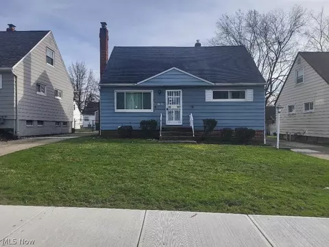 17812 Hazelwood Ave, Maple Heights, OH 44137