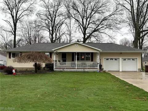 5834 Louise Ave NW, Warren, OH 44483