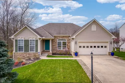 9976 Bentley Dr, North Royalton, OH 44133