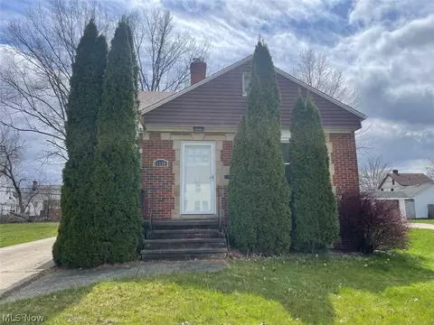 21130 Naumann Ave, Euclid, OH 44123