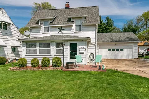 Exterior - 1913 E 300th St, Wickliffe, OH 44092 photo 10 of 11