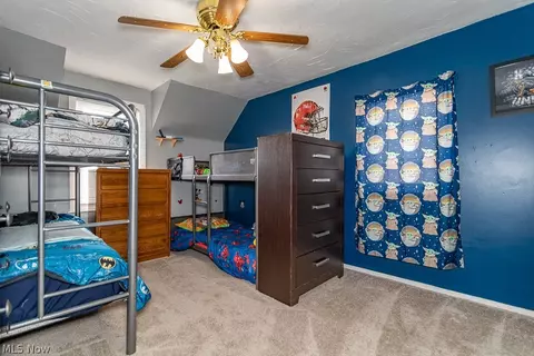 Bedroom - 1913 E 300th St, Wickliffe, OH 44092 photo 7 of 11