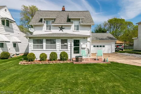 1913 E 300th St, Wickliffe, OH 44092