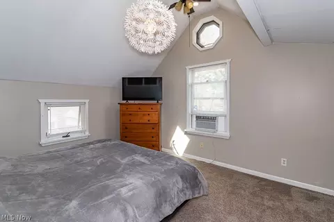 Bedroom - 1913 E 300th St, Wickliffe, OH 44092 photo 5 of 11