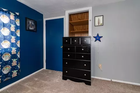Bedroom - 1913 E 300th St, Wickliffe, OH 44092 photo 8 of 11