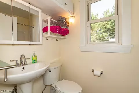 Bath - 1913 E 300th St, Wickliffe, OH 44092 photo 1 of 4