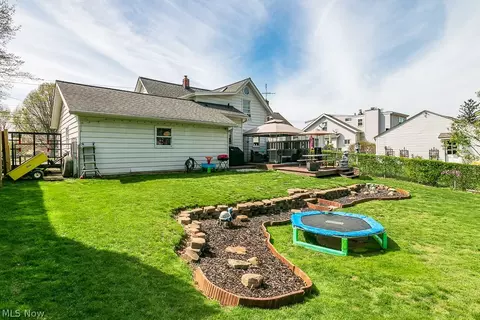 Exterior - 1913 E 300th St, Wickliffe, OH 44092 photo 8 of 11