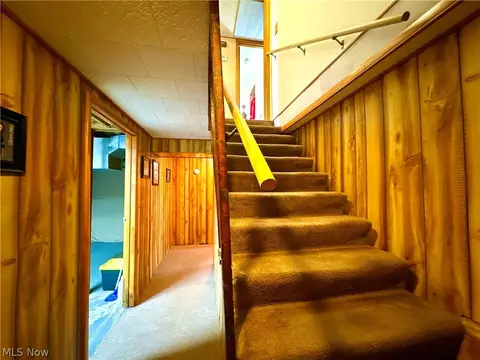 Entry Way - 60997 Sandy Ridge Rd, Barnesville, OH 43713 photo 2 of 2