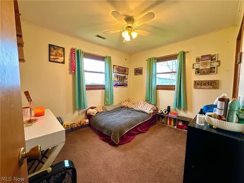 Bedroom - 60997 Sandy Ridge Rd, Barnesville, OH 43713 photo 2 of 3
