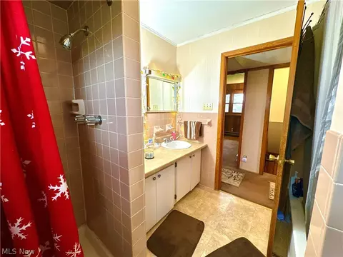 Bath - 60997 Sandy Ridge Rd, Barnesville, OH 43713 photo 2 of 3