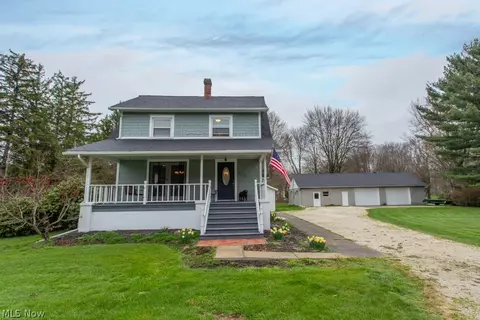 809 Columbia Ave, Newton Falls, OH 44444