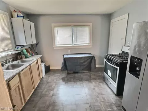 1470 E 221st St, Euclid, OH 44117 photo 4