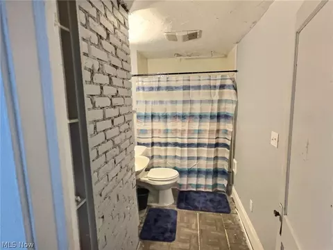 1470 E 221st St, Euclid, OH 44117 photo 7