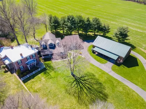 3281 Leetonia Rd, Leetonia, OH 44431