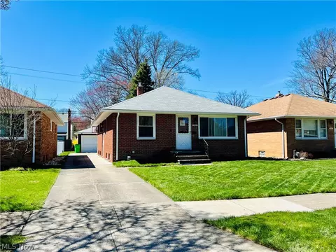 1094 Homestead Rd, South Euclid, OH 44121