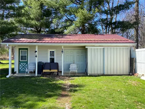 Exterior - 6431 Austinburg Rd, Ashtabula, OH 44004 photo 9 of 18