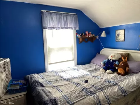 Bedroom - 6431 Austinburg Rd, Ashtabula, OH 44004 photo 2 of 8