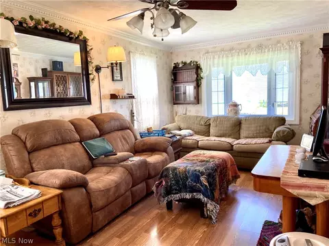 Living - 6431 Austinburg Rd, Ashtabula, OH 44004 photo 2 of 2