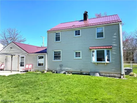 Exterior - 6431 Austinburg Rd, Ashtabula, OH 44004 photo 6 of 18
