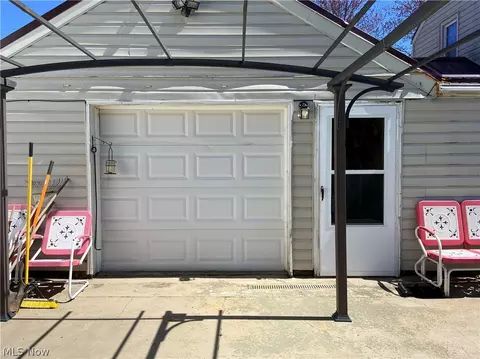 Exterior - 6431 Austinburg Rd, Ashtabula, OH 44004 photo 7 of 18
