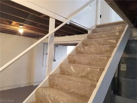 Entry Way - 1670 Breiding Rd, Akron, OH 44310 photo 3 of 3