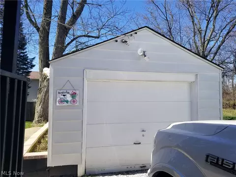 Exterior - 1670 Breiding Rd, Akron, OH 44310 photo 3 of 7