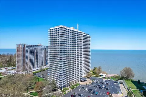 12700 Lake Ave #1206, Lakewood, OH 44107