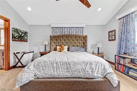 Bedroom - 30240 Miles Rd, Solon, OH 44139 photo 4 of 12