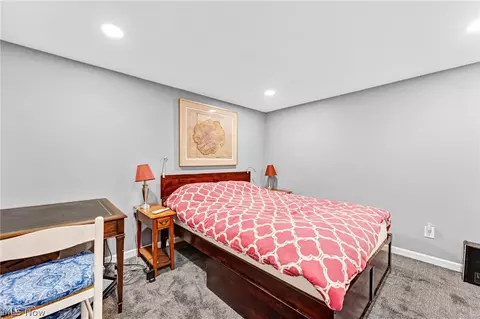 Bedroom - 30240 Miles Rd, Solon, OH 44139 photo 6 of 12