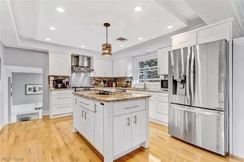 Kitchen - 30240 Miles Rd, Solon, OH 44139 photo 4 of 7