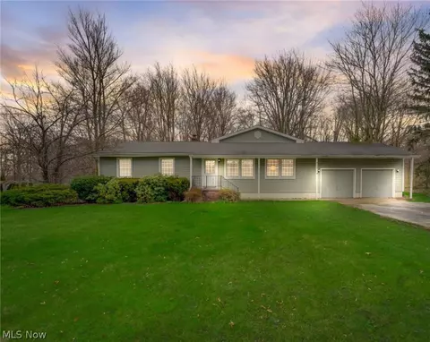8133 Timberlane Dr, Concord, OH 44077