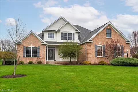 5001 Amesbury Cir NW, Massillon, OH 44646