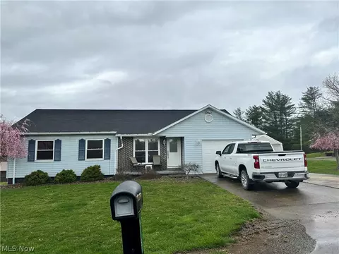41151 Lawrence Davis Rd, Caldwell, OH 43724